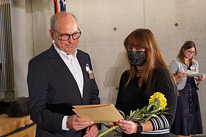 Pohl erhält Europa-Urkunde von Ministerin Lange